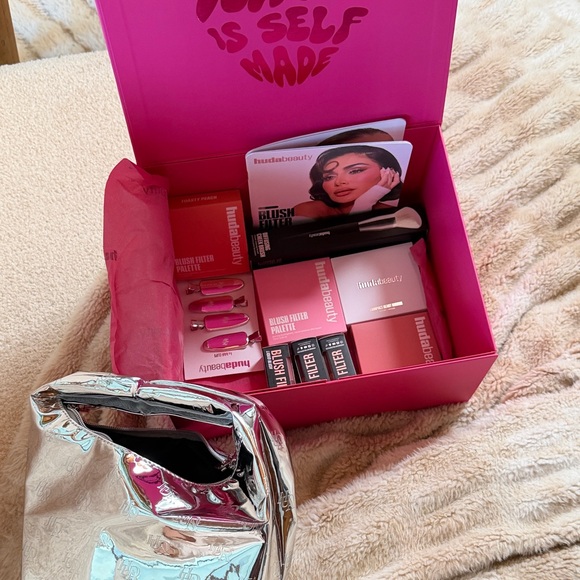 New HUDA Beauty Blush Filter PR box full size products